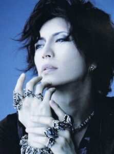 GACKTのシルバーアクセサリー時代の良さ。愛用したブランドとTAUJAN事件 | V系歴